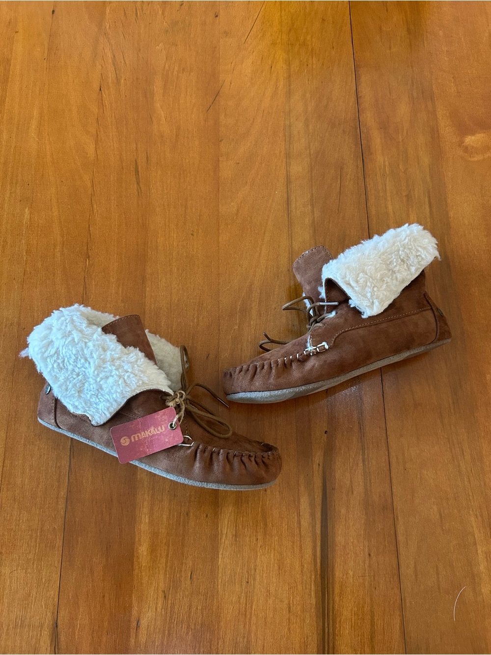 NWT Makalu California Women's Moccasin boot slipper boots Womens Size 9